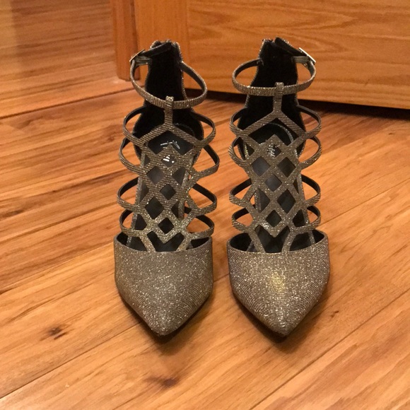 Fioni Shoes - Fioni Sparkled Pumps Size 8